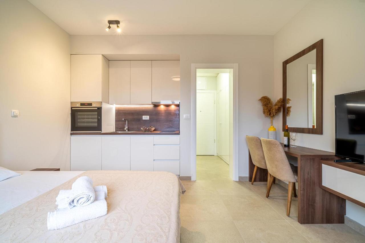 Studio apartment N2 Teodo Esterno foto